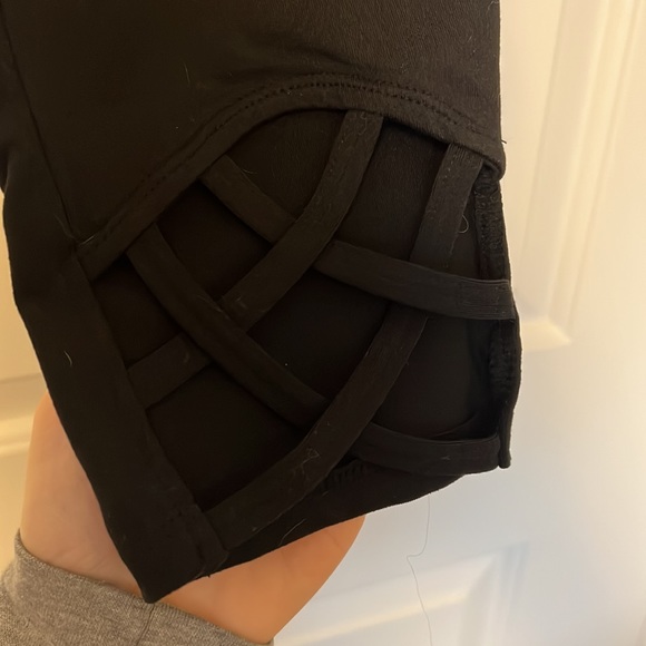 Balance collection cropped leggings - Picture 2 of 2